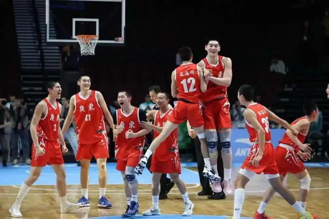 三連冠！何文煒三連搶斷，廣東U18男籃成功衛冕！